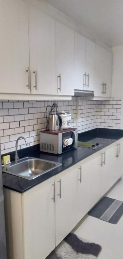 Yhanz Z Sea Residences Pasay Bagian luar foto