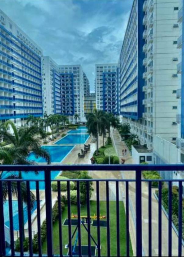 Yhanz Z Sea Residences Pasay Bagian luar foto