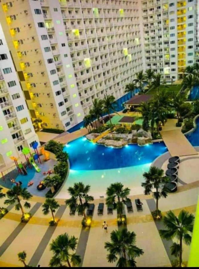 Yhanz Z Sea Residences Pasay Bagian luar foto
