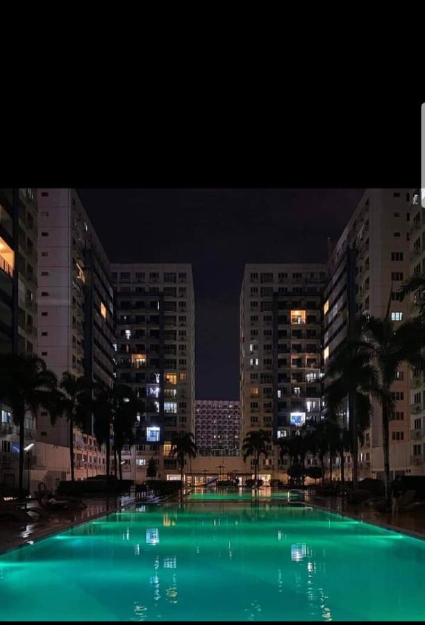Yhanz Z Sea Residences Pasay Bagian luar foto