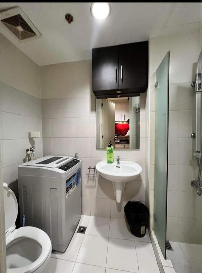 Yhanz Z Sea Residences Pasay Bagian luar foto
