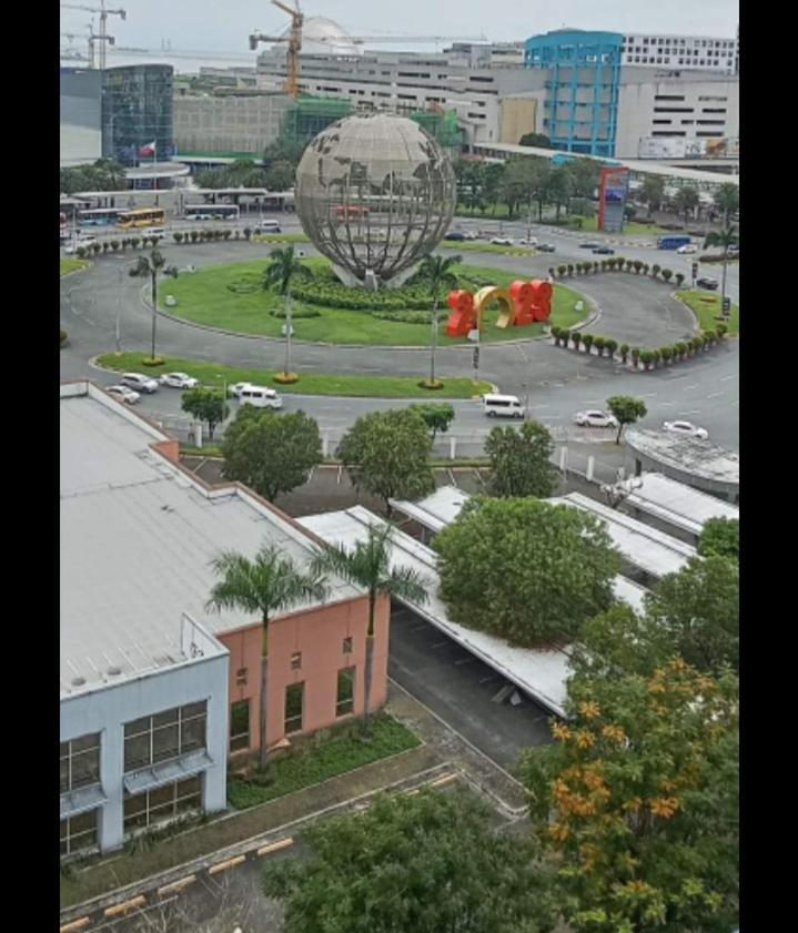 Yhanz Z Sea Residences Pasay Bagian luar foto