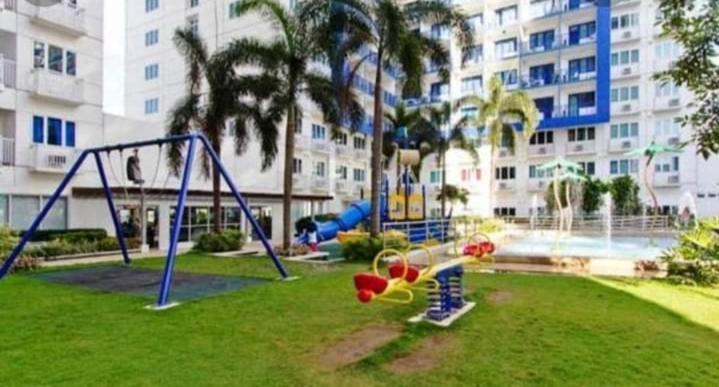 Yhanz Z Sea Residences Pasay Bagian luar foto