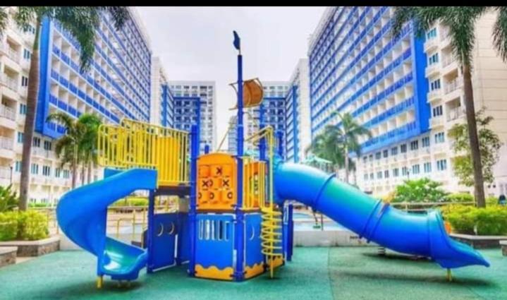 Yhanz Z Sea Residences Pasay Bagian luar foto