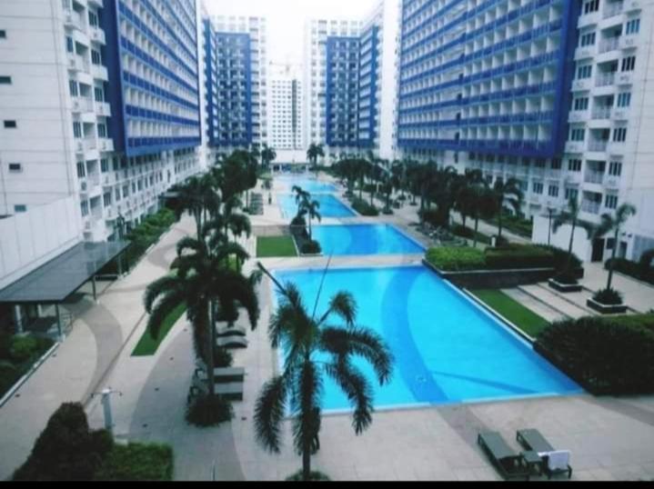 Yhanz Z Sea Residences Pasay Bagian luar foto